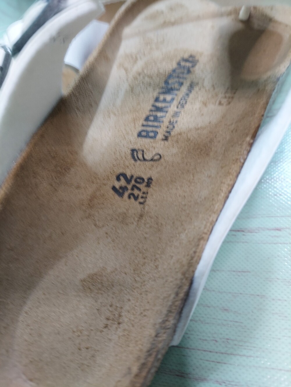 Birkenstock White Gizeh Sandals Sz 42 L11/M9 - Picture 8 of 14